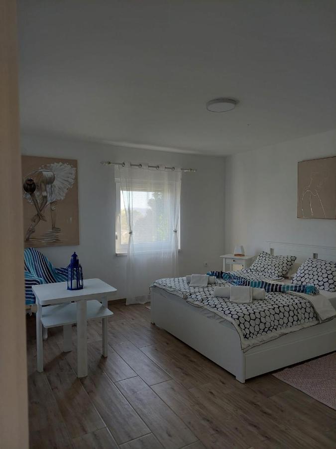 Apartment Hajduk Starigrad Paklenica Extérieur photo